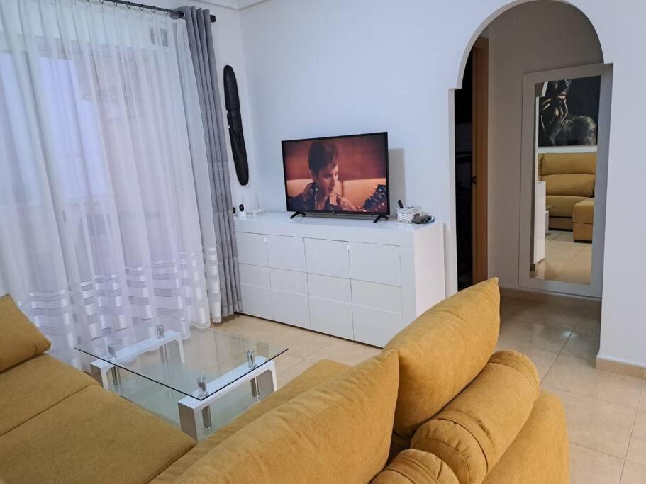 Apartament Julia De Lux Torrevieja Eksteriør bilde